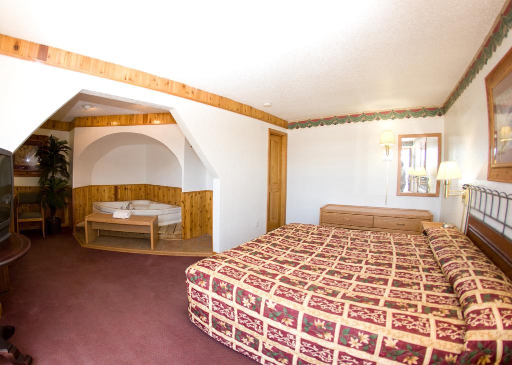 North Country Inn & Suites Mandan Luaran gambar