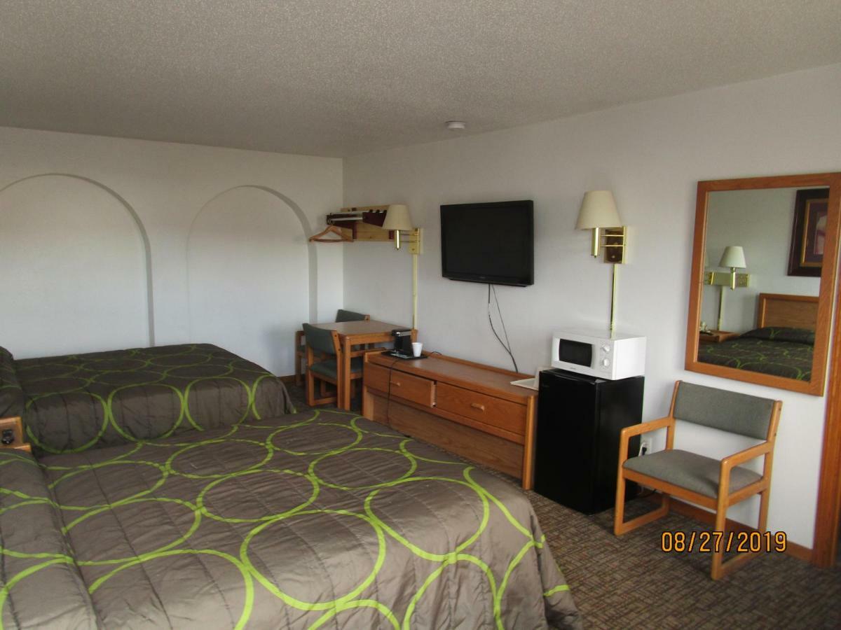 North Country Inn & Suites Mandan Luaran gambar