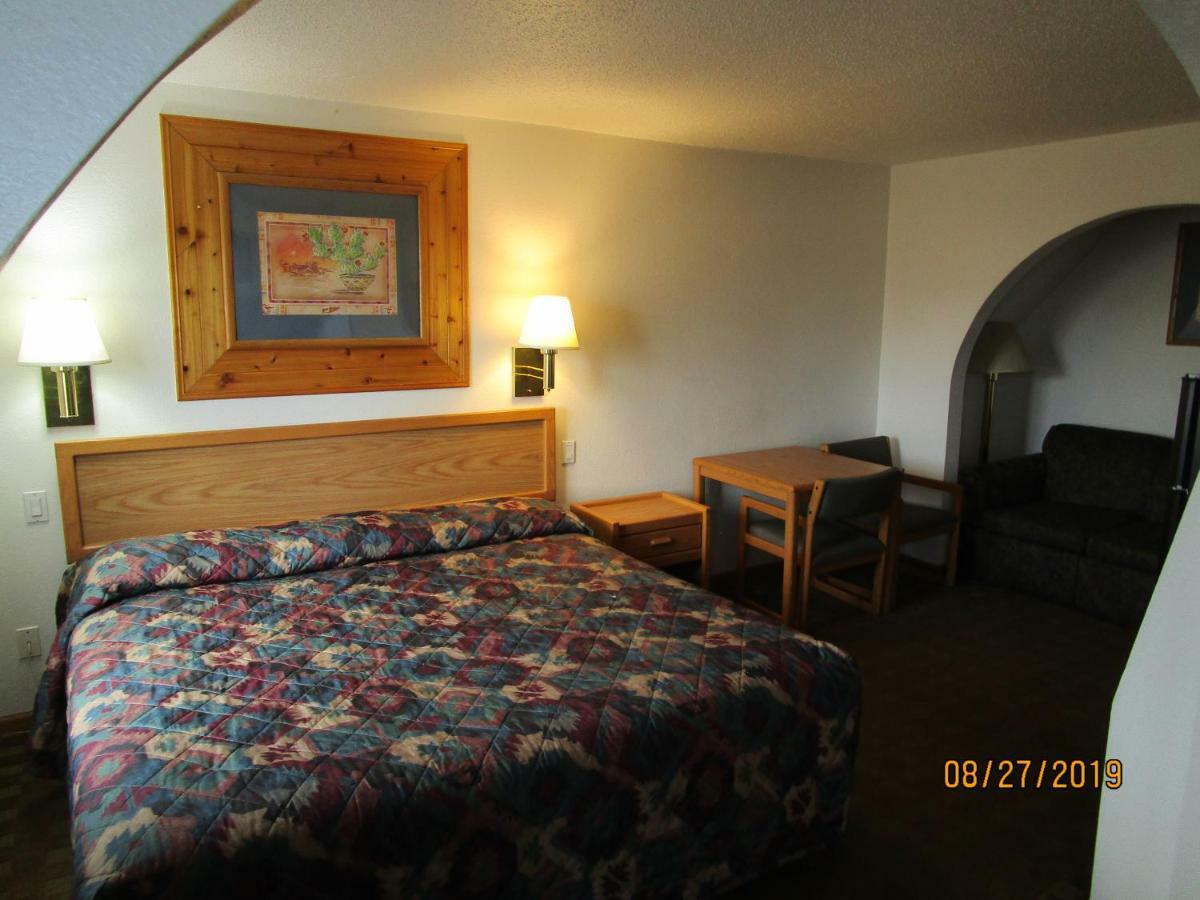 North Country Inn & Suites Mandan Luaran gambar